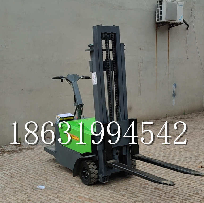 松滋市优程全电动叉车插腿式堆高车液压装卸车1.5吨升高小型站驾式铲车